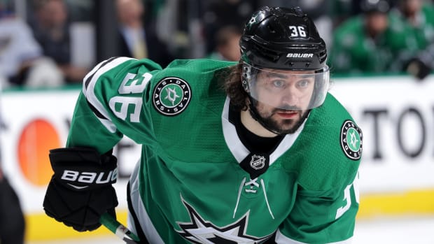 mats-zuccarello-free-agency-contract.jpg